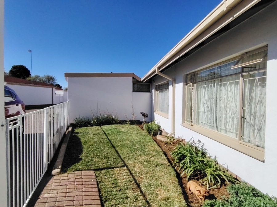 3 Bedroom Property for Sale in Uitsig Free State